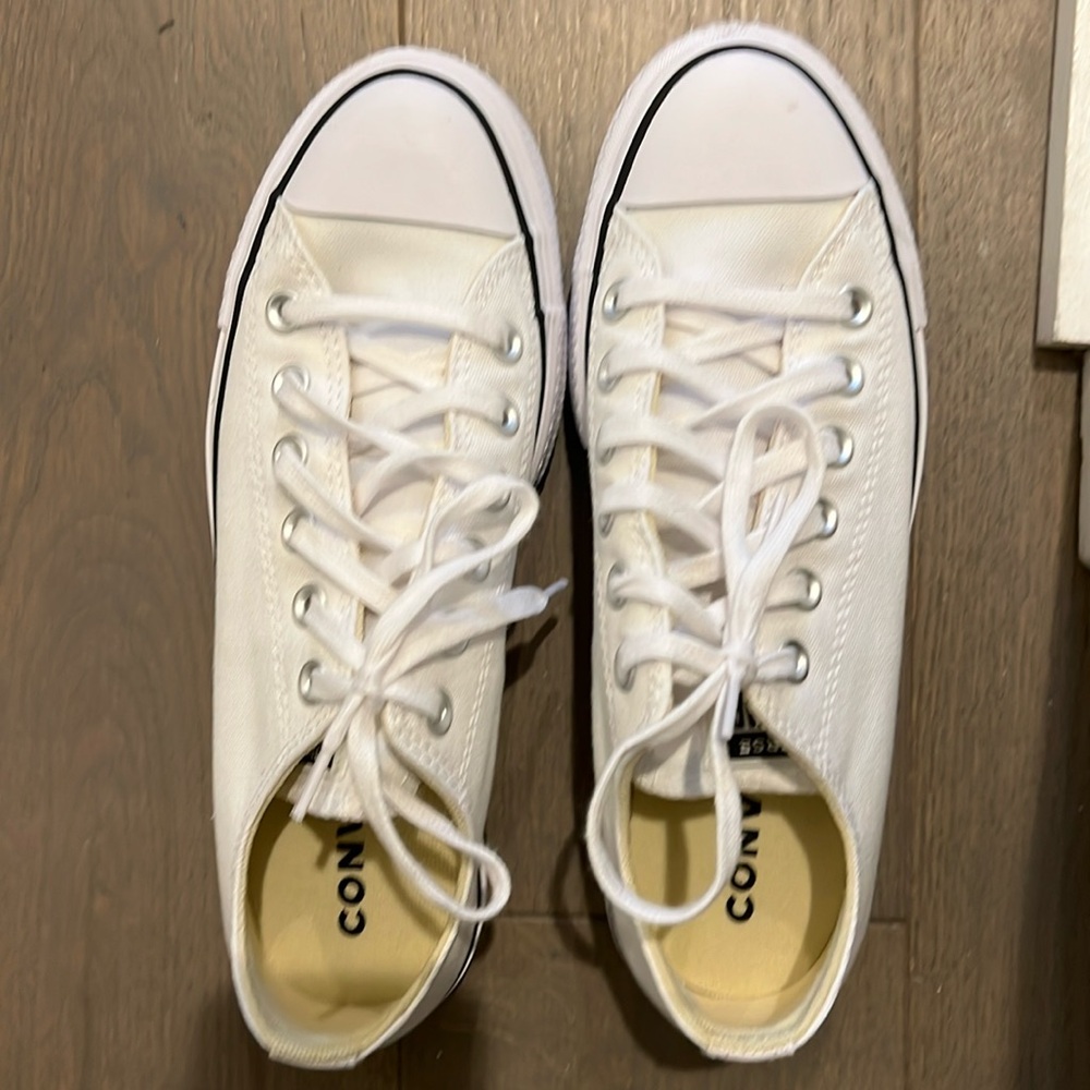 Converse Chuck Taylor sneakers size 7
